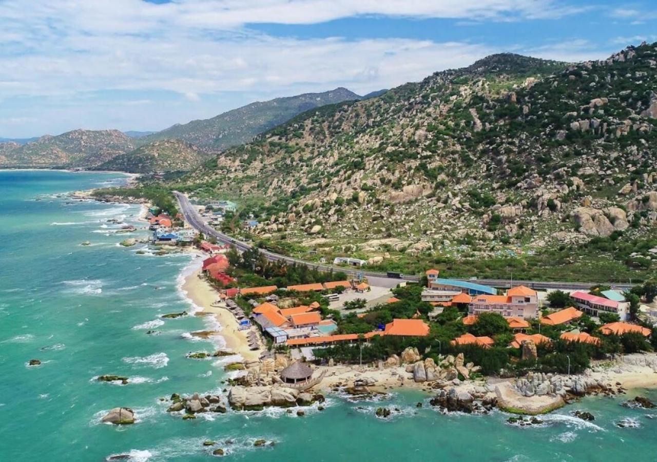 Hon Co Resort - Ca Na Thôn Lạc Nghiệp Kültér fotó